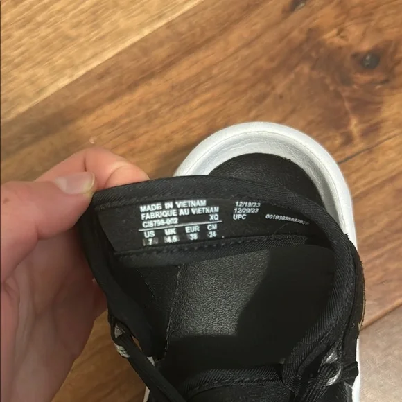 Nike Air Force Koko Black and White Sporty Sandals - Picture 8 of 8